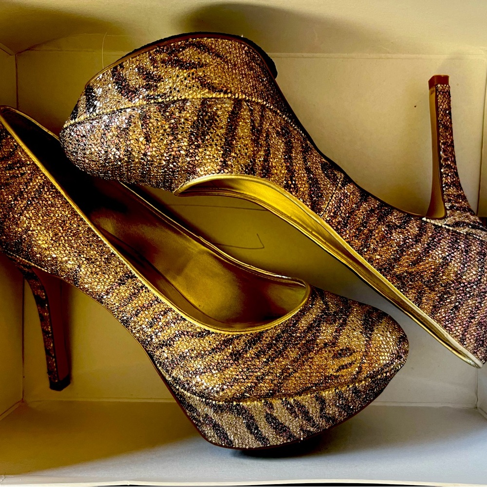 NINE WEST MENDOZA PLATFORM HEELS GLITTER TIGER PRINT SIZE 8.5